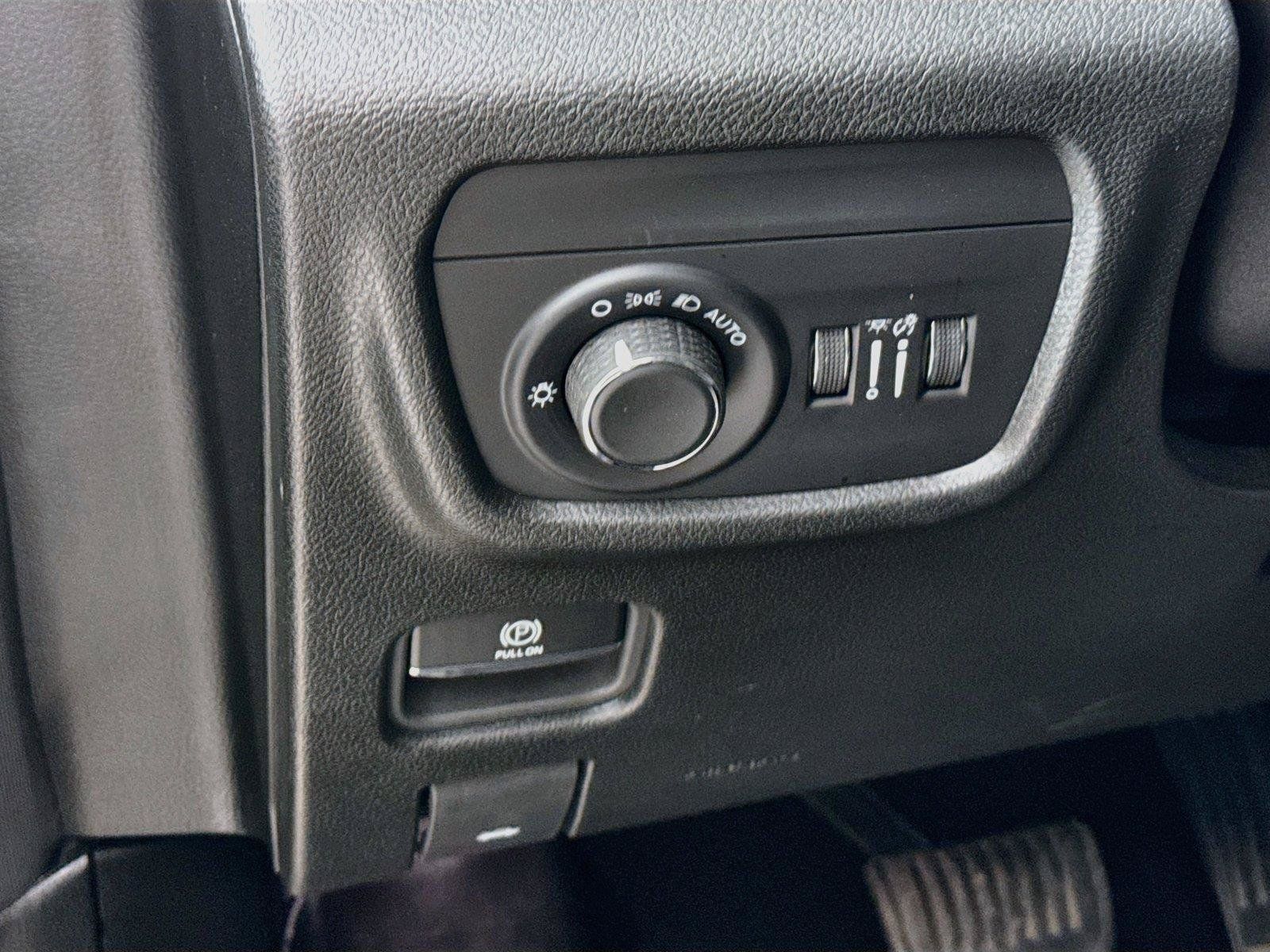 Used 2024 Jeep Grand Cherokee L Altitude AWD/4WD image 14
