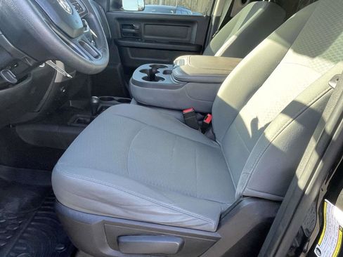 Used 2018 RAM 2500 Tradesman w/ Chrome Appearance Group image 7