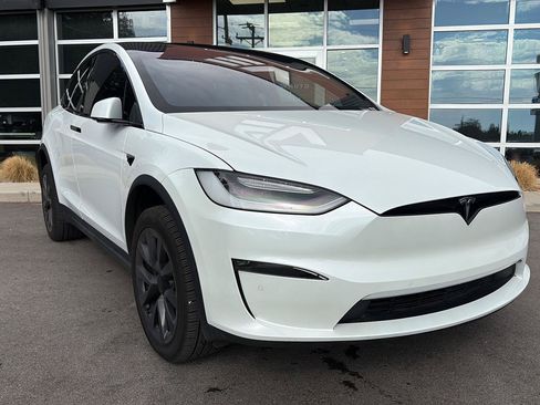 Used 2023 Tesla Model X Plaid AWD/4WD image 2