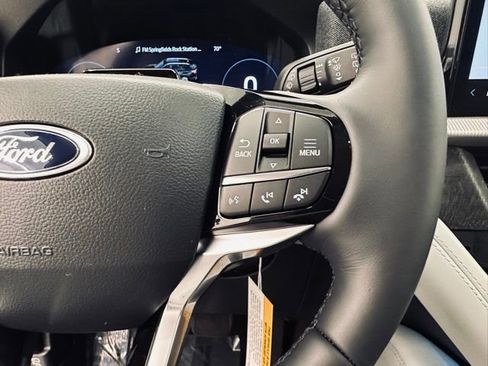 New 2026 Ford Explorer Platinum w/ LUX Leather Package AWD/4WD image 36