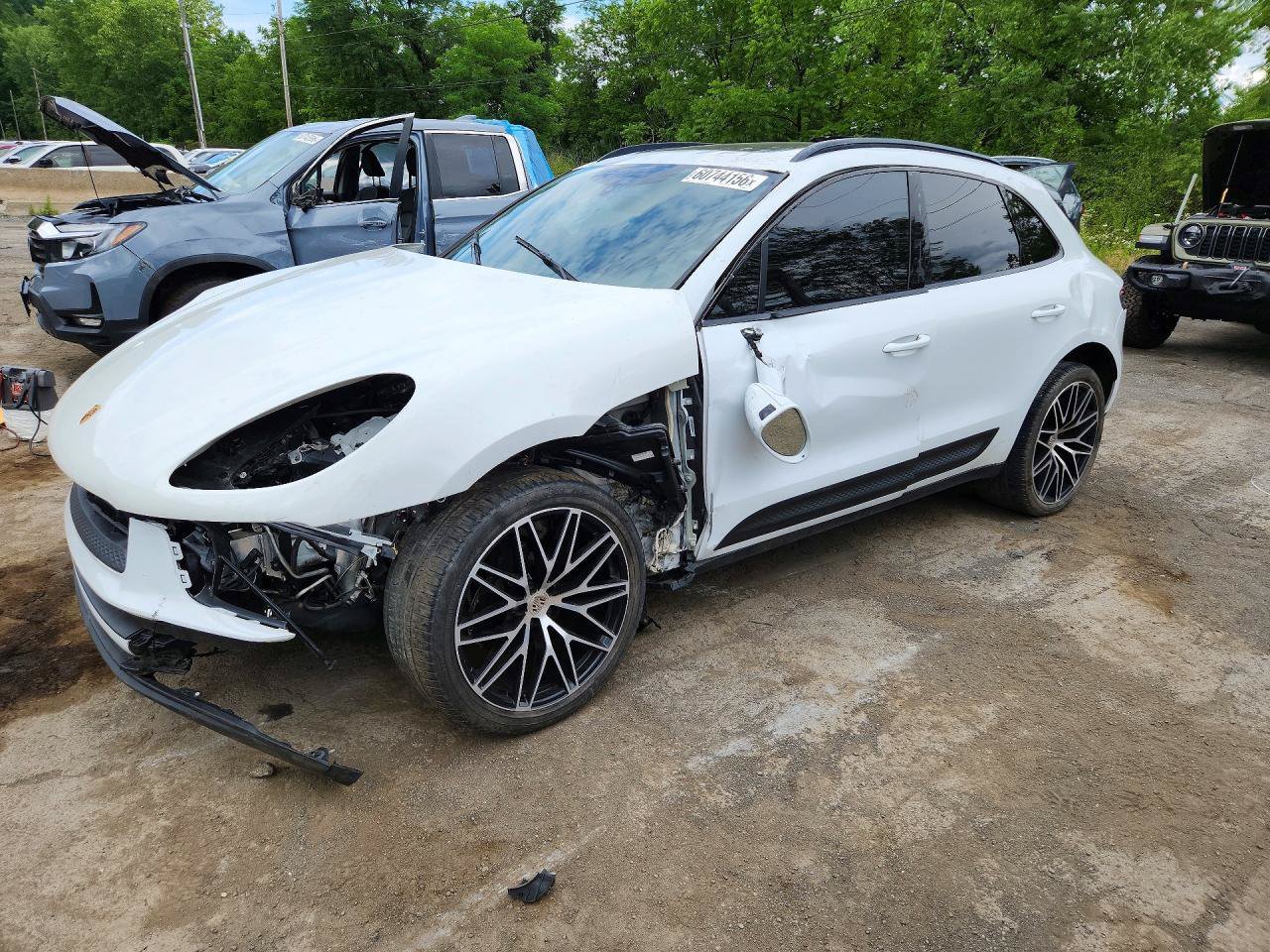 Used 2022 Porsche Macan AWD/4WD image 3