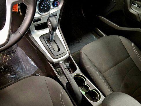 Used 2016 Ford Fiesta SE image 12
