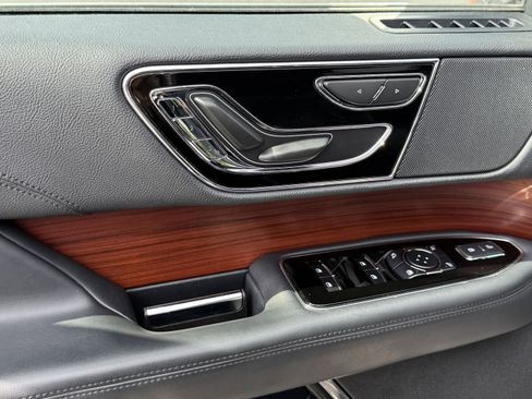 Used 2024 Lincoln Navigator L 4WD image 36