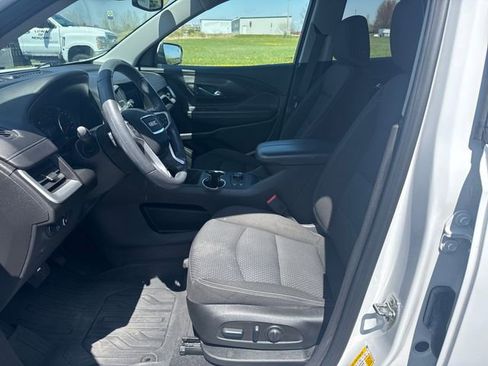 Used 2024 GMC Terrain SLE w/ Driver Convenience Package AWD/4WD image 11