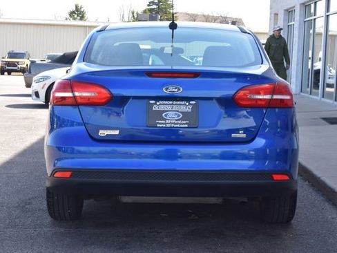 Used 2018 Ford Focus SE w/ SE Appearance Package image 7