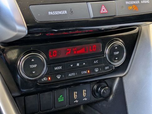 Used 2025 Mitsubishi Eclipse Cross SE AWD/4WD image 17