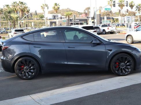 Used 2022 Tesla Model Y Performance image 3