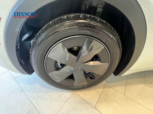 New 2026 Toyota Prius LE image 22