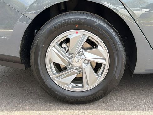 New 2026 Hyundai Elantra SE image 18