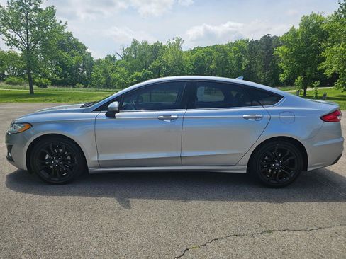 Used 2020 Ford Fusion SE w/ Equipment Group 151A FWD image 10