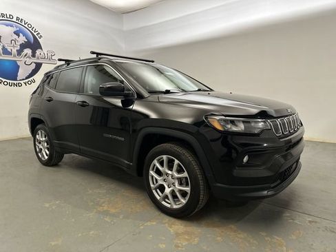 Used 2022 Jeep Compass Latitude AWD/4WD image 13