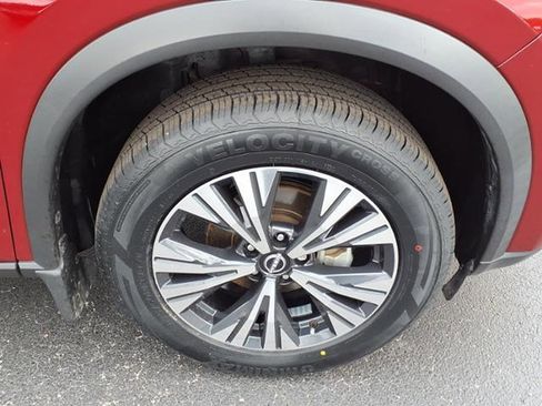 Used 2023 Nissan Rogue SV image 13