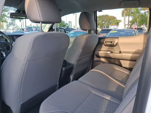 Used 2023 Toyota Tacoma SR5 AWD/4WD image 7