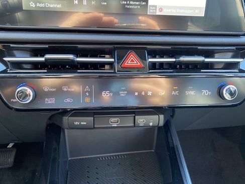 New 2026 Kia Niro EX FWD image 38