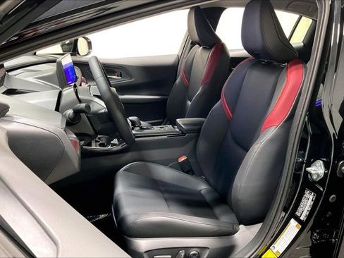 New 2026 Toyota Prius Plug-In Hybrid FWD image 9