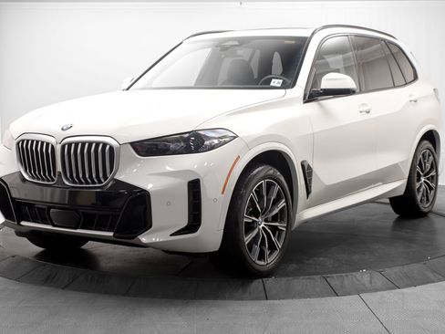 Used 2024 BMW X5 xDrive40i w/ M Sport Package AWD/4WD image 3