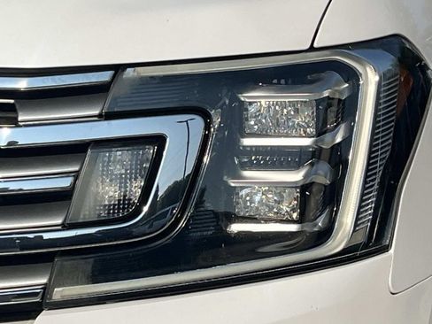 Used 2019 Ford Expedition Max Limited w/ Driver Assistance Package RWD image 9