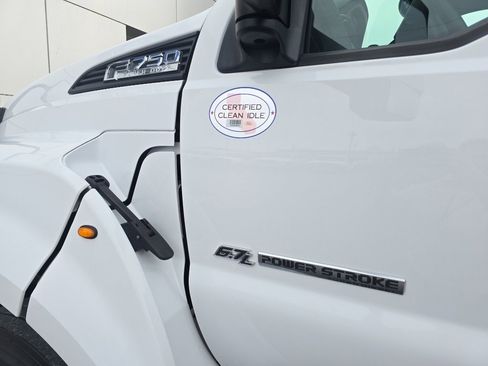 Used 2022 Ford F750 2WD Regular Cab Super Duty image 15
