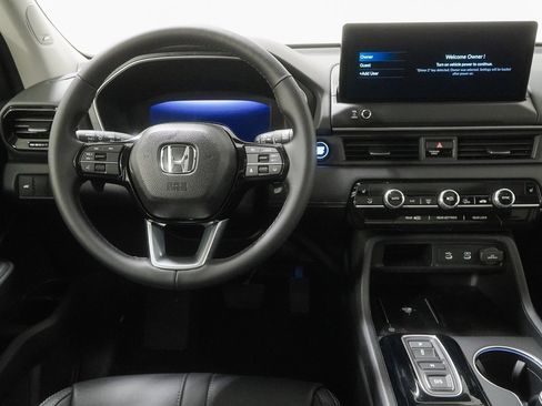 New 2026 Honda Pilot Touring image 23