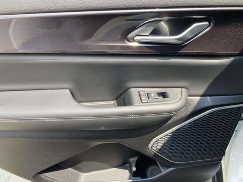 Used 2022 Jeep Grand Cherokee L Laredo RWD image 14