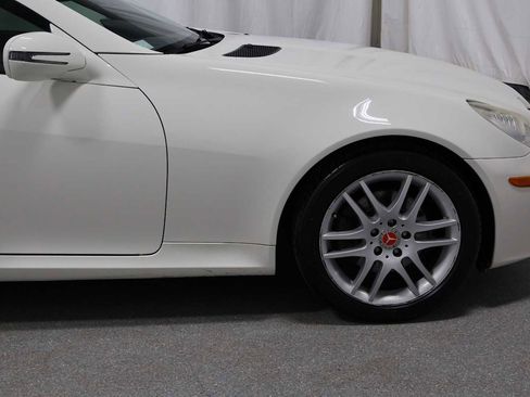 Used 2009 Mercedes-Benz SLK 300 image 11
