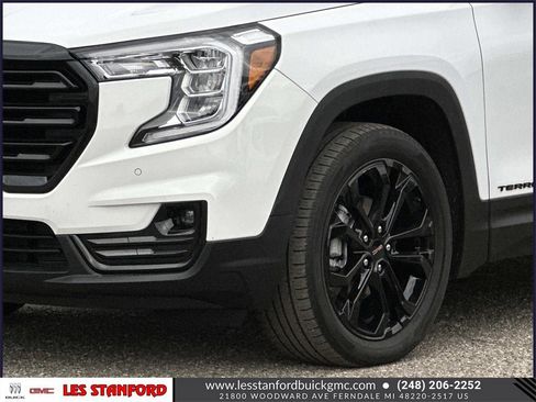 Certified 2022 GMC Terrain SLT w/ Tech Package image 9