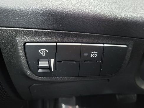 Used 2015 Hyundai Veloster image 26