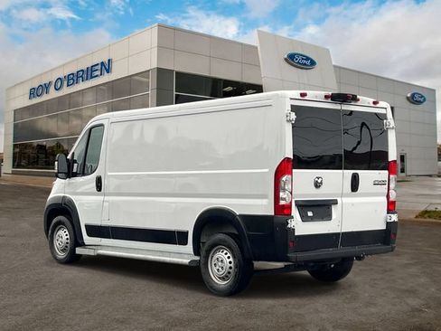 Used 2025 RAM ProMaster 2500 w/ U-Haul Equipment Group FWD image 3