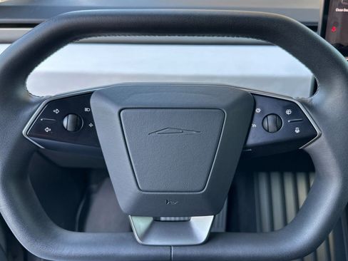 Used 2024 Tesla Cybertruck AWD Crew Cab image 23