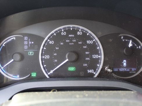 Used 2012 Lexus CT 200h Premium image 11