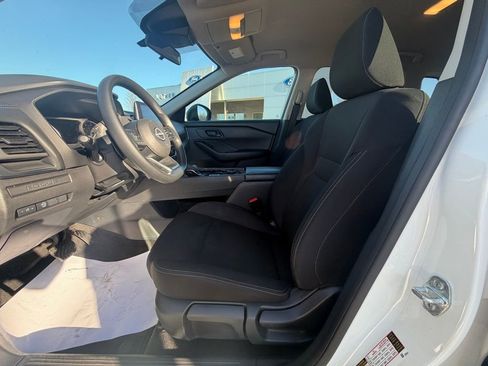 Used 2024 Nissan Rogue S image 15