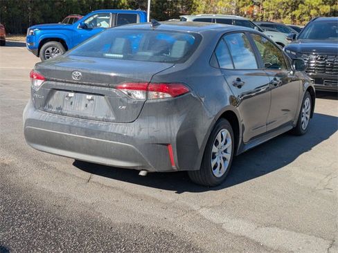 Used 2025 Toyota Corolla LE image 5