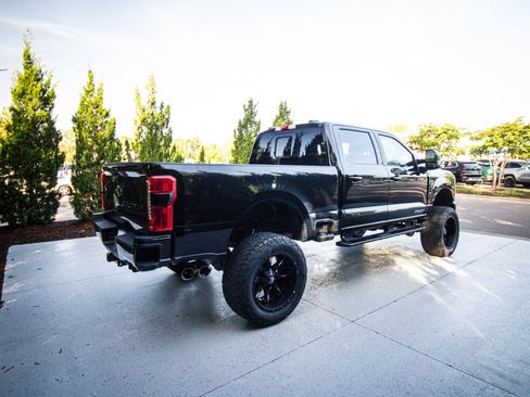 Used 2023 Ford F250 Lariat w/ Lariat Ultimate Package AWD/4WD image 10