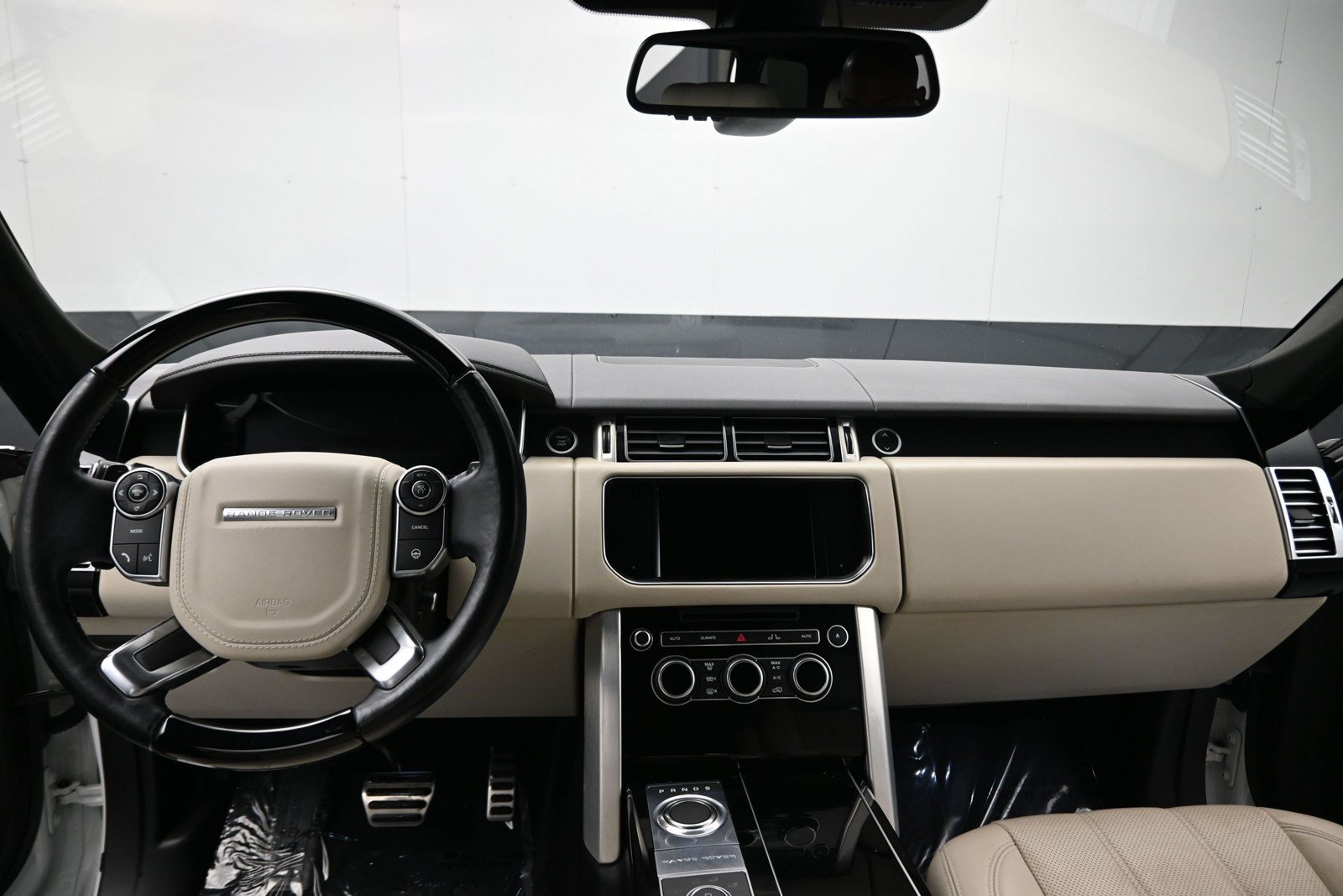 Used 2016 Land Rover Range Rover Supercharged AWD/4WD image 12