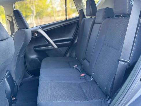 Used 2018 Toyota RAV4 XLE w/ Carpet Mat Package FWD image 43