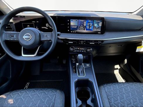 New 2026 Nissan Kicks SV AWD/4WD image 10