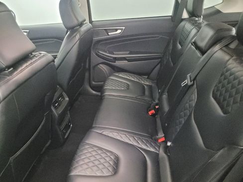Used 2023 Ford Edge Titanium image 18