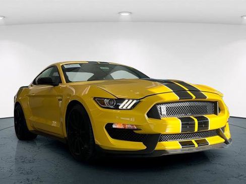 Certified 2017 Ford Mustang Shelby GT350 image 2