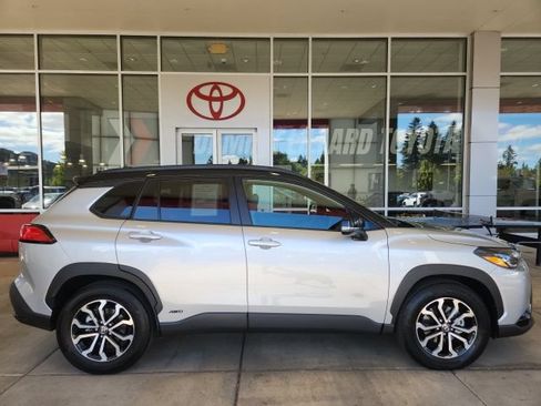 Used 2024 Toyota Corolla Cross AWD Hybrid w/ Moonroof Package image 3