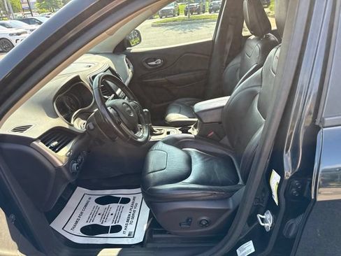 Used 2016 Jeep Cherokee Trailhawk w/ Comfort/Convenience Group AWD/4WD image 23