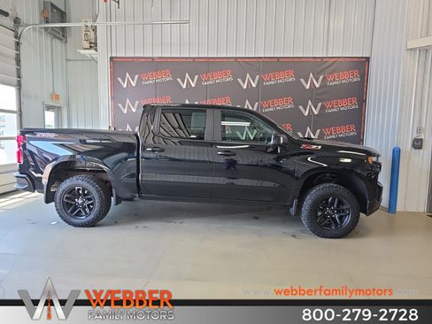 Used 2019 Chevrolet Silverado 1500 LT Trail Boss AWD/4WD image 3