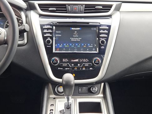 Used 2018 Nissan Murano S AWD/4WD image 13