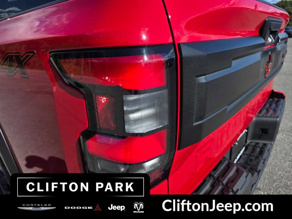 Used 2026 Nissan Frontier PRO-4X AWD/4WD image 8