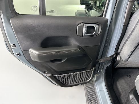 Used 2025 Jeep Wrangler Sahara image 24