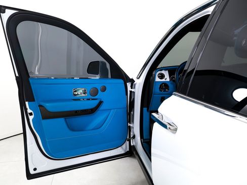 Certified 2024 Rolls-Royce Cullinan AWD/4WD image 11
