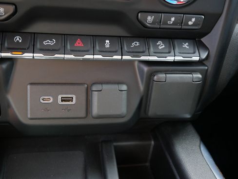 Used 2019 GMC Sierra 1500 Denali w/ Denali Ultimate Package AWD/4WD image 32