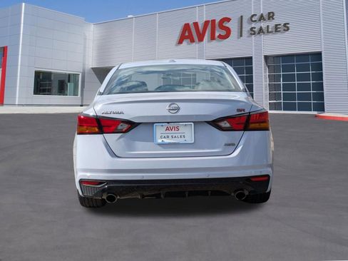 Used 2025 Nissan Altima 2.5 SR w/ SR Premium Package AWD/4WD image 7