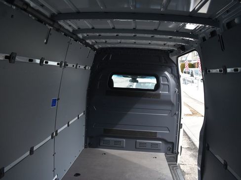 Used 2024 Mercedes-Benz eSprinter 170 Cargo image 32