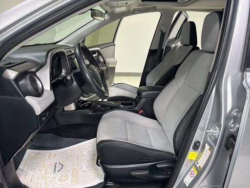 Used 2018 Toyota RAV4 XLE image 12