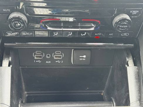 Certified 2023 Jeep Grand Cherokee Laredo AWD/4WD image 35